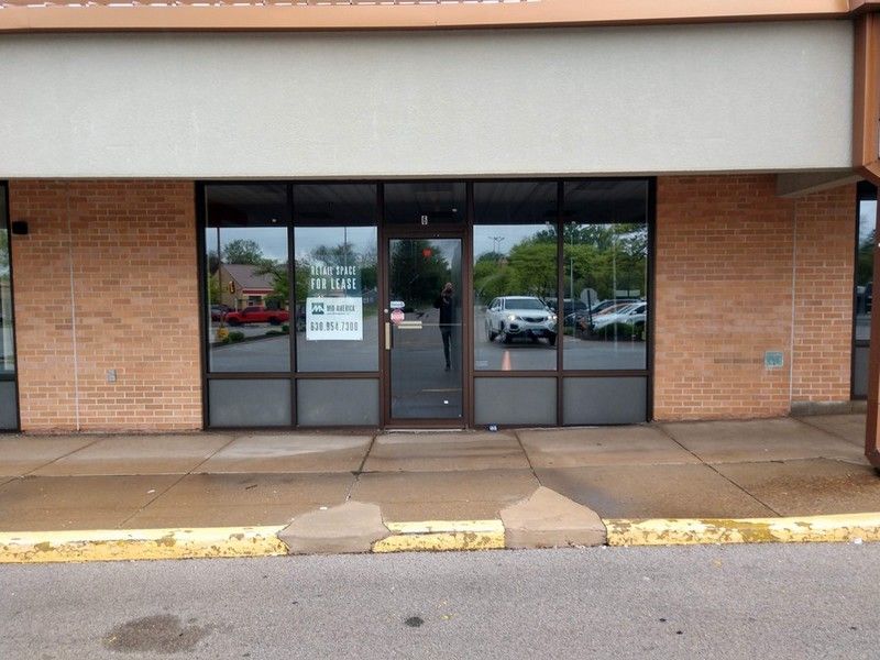 STERLING BAZAAR: 3311 N Sterling Ave, Peoria, IL 61604